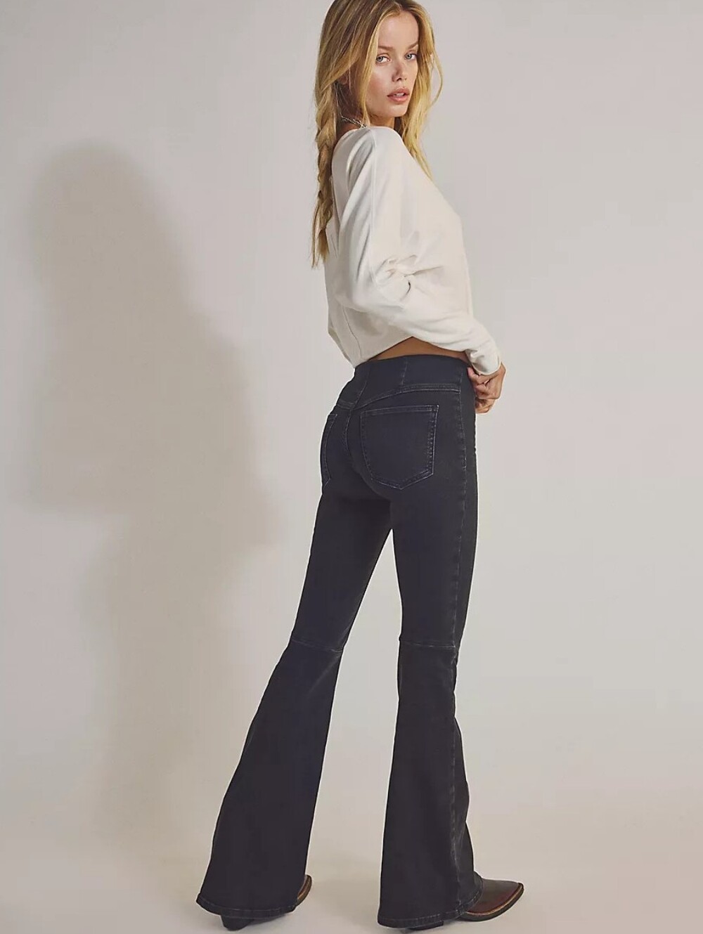 Excellent Condition!! We The Free Penny Pull-On Flare Jeans Free People SZ 29